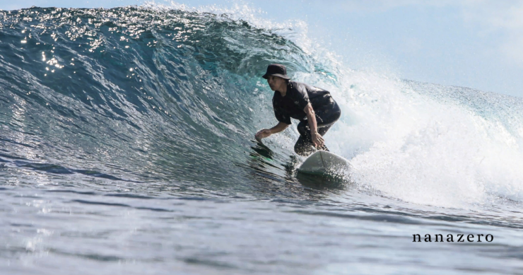 ba-bottom-turn-deep-hollow