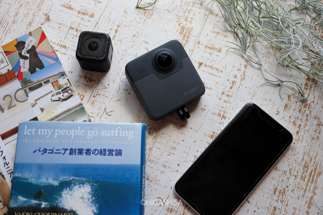 GoPro SessionとGoPro Fusionを並べたサーフィン撮影機材のフラットレイ